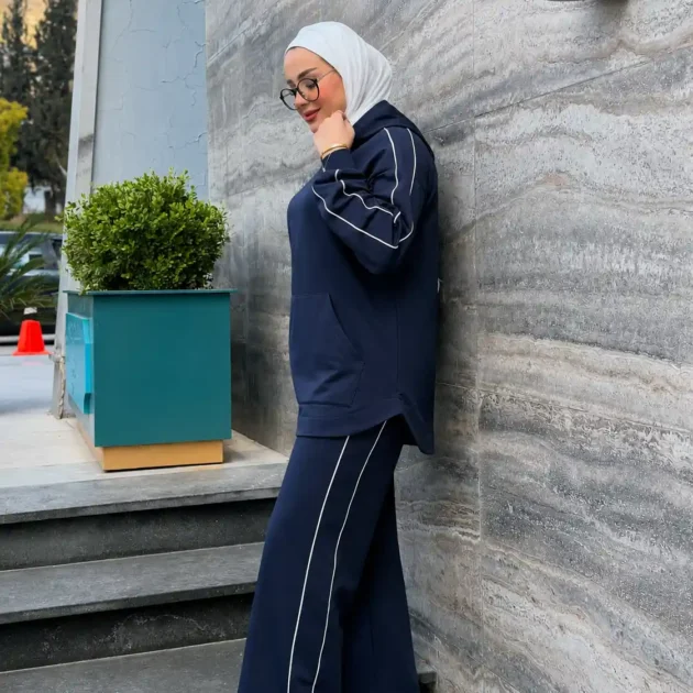 طقم رياضي نسائي أنيق بغطاء رأس